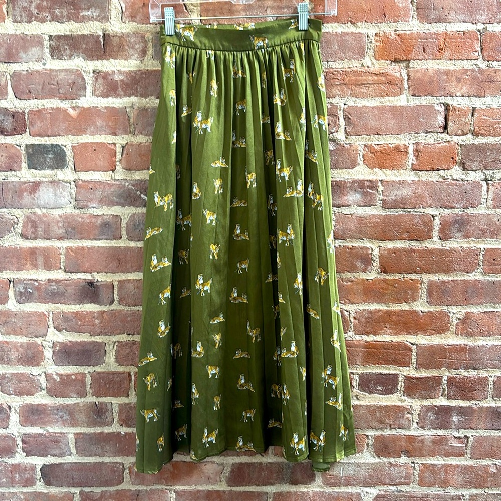 ZARA beautiful pleated skirt with tigers
